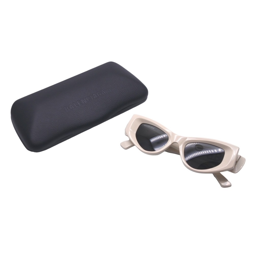 Balenciaga Cat Eye Acetate Frame Sunglasses 4821 145 White